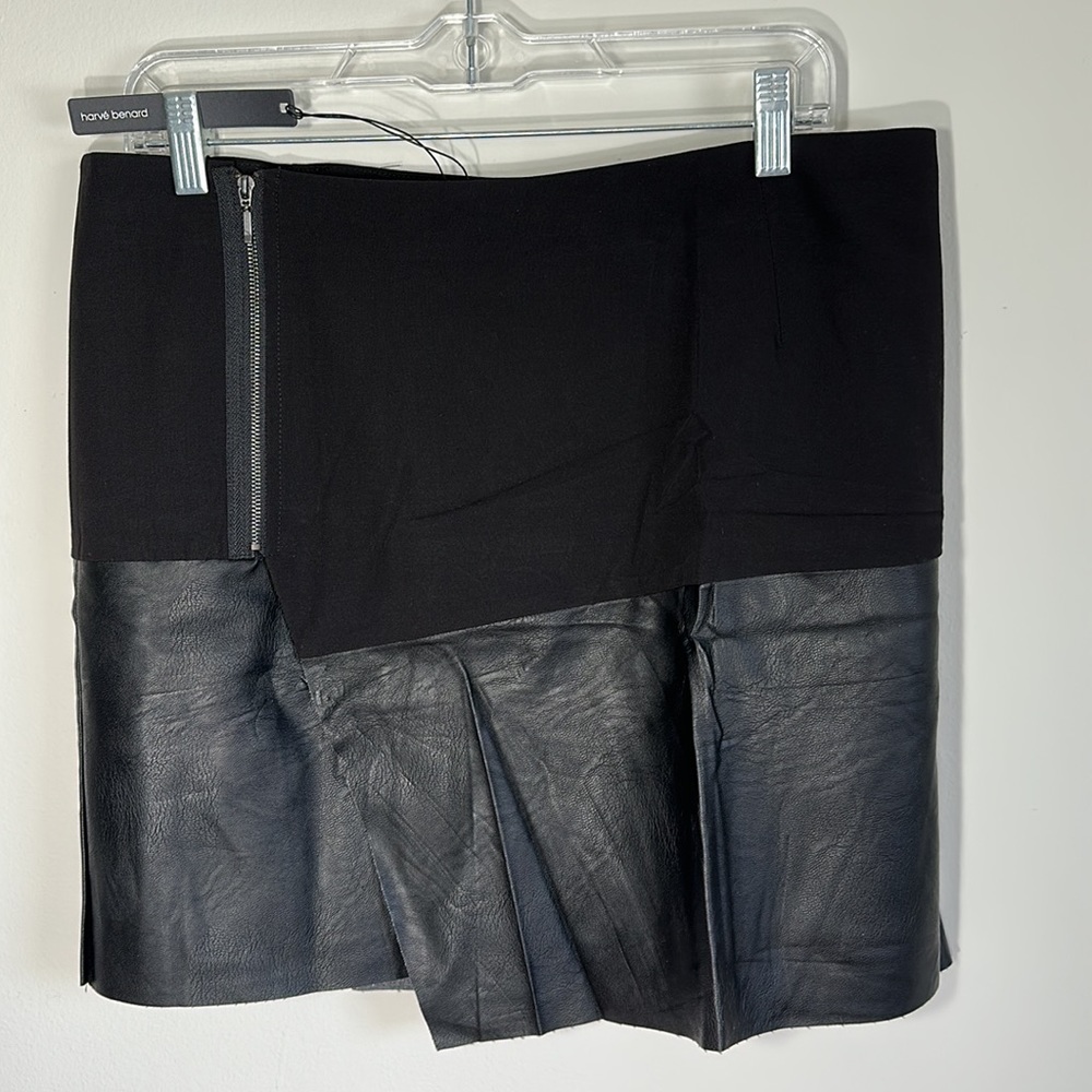 Harve Benard Women's SFaux Leather Wrap Mini Skirt Black new with tags